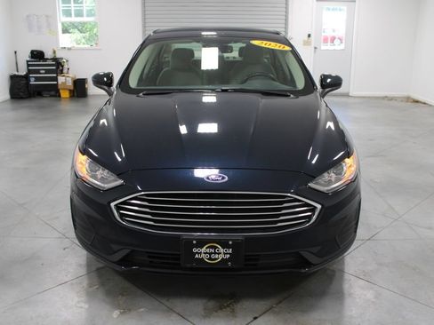 Used 2020 Ford Fusion SE FWD image 4