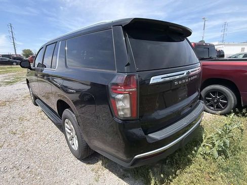 Used 2021 Chevrolet Suburban LT image 8