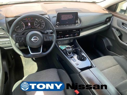 Used 2023 Nissan Rogue SV FWD image 12