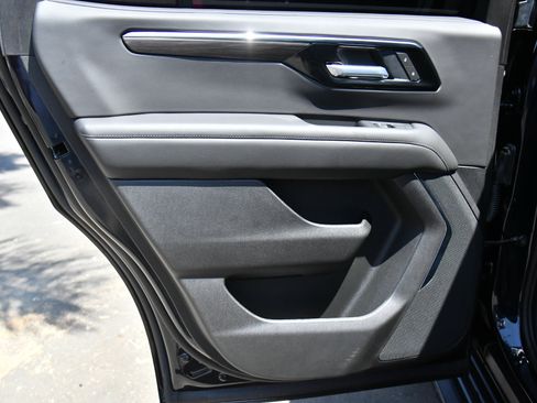 Used 2024 GMC Yukon SLE AWD/4WD image 37