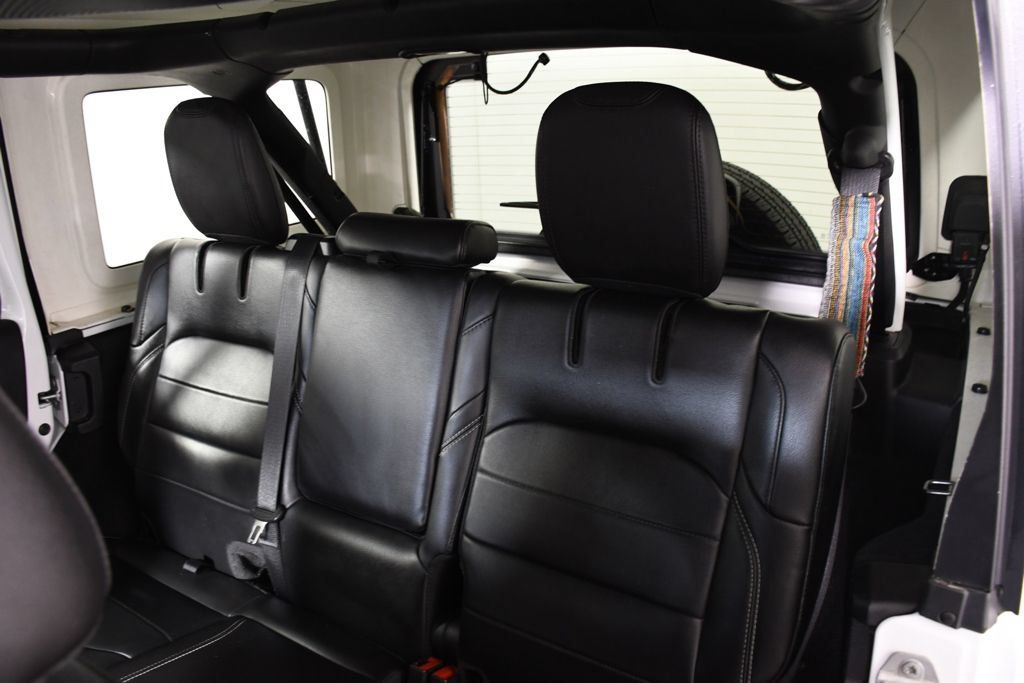 Used 2021 Jeep Wrangler Unlimited Sahara w/ Cold Weather Group AWD/4WD image 27