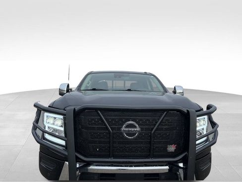 Used 2021 Nissan Titan SV w/ SV Convenience Package AWD/4WD image 14