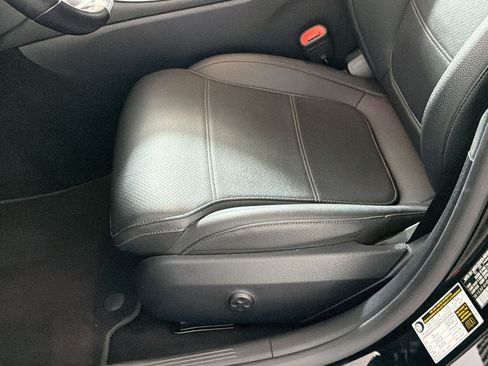 Used 2025 Mercedes-Benz C 300 4MATIC Sedan image 15