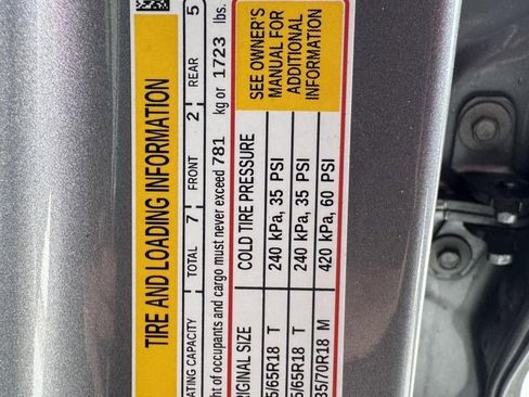 Used 2024 Chevrolet Traverse LT AWD/4WD image 36