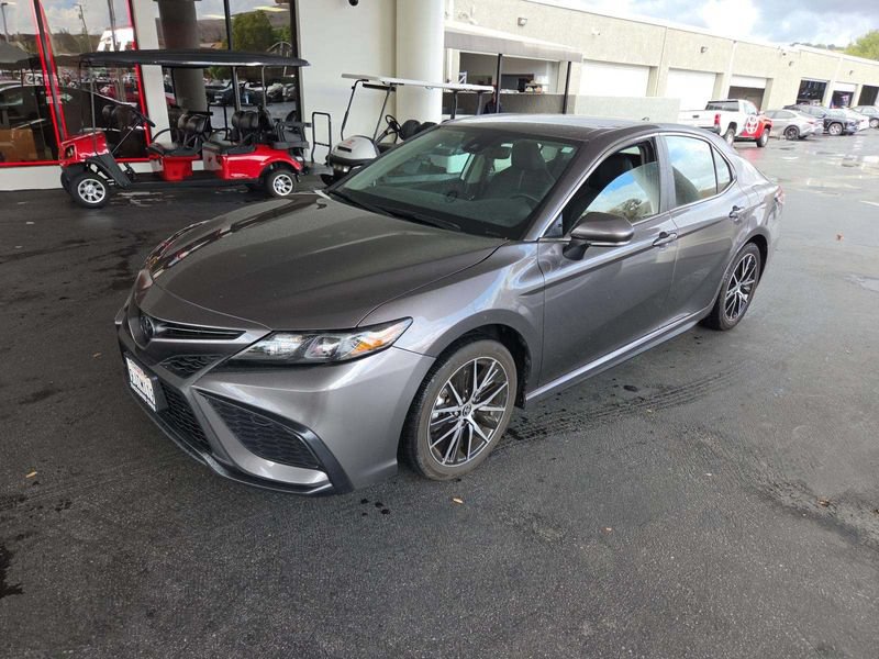 Used 2024 Toyota Camry SE w/ Blackout Package (TMS) FWD image 1