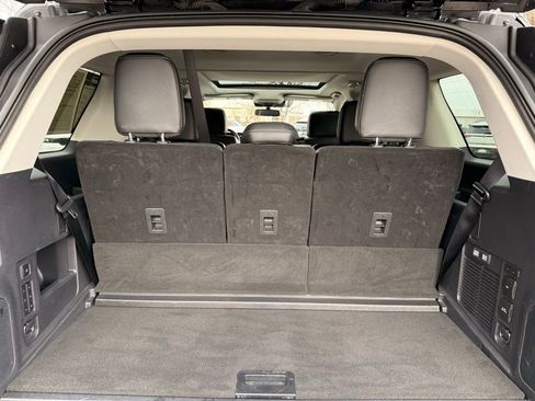 Used 2025 Ford Expedition Platinum image 51