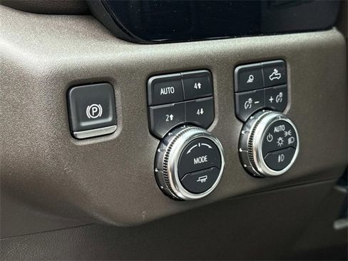 Certified 2024 GMC Sierra 2500 SLT w/ SLT Premium Package image 18
