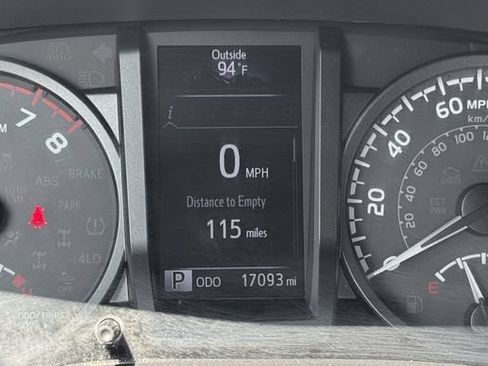 Used 2019 Toyota Tacoma TRD Sport w/ Technology Package AWD/4WD image 17