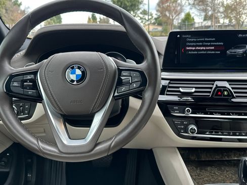 Used 2018 BMW 530e 530e iPerformance image 18