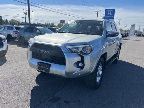 Used 2022 Toyota 4Runner SR5 Premium image 1