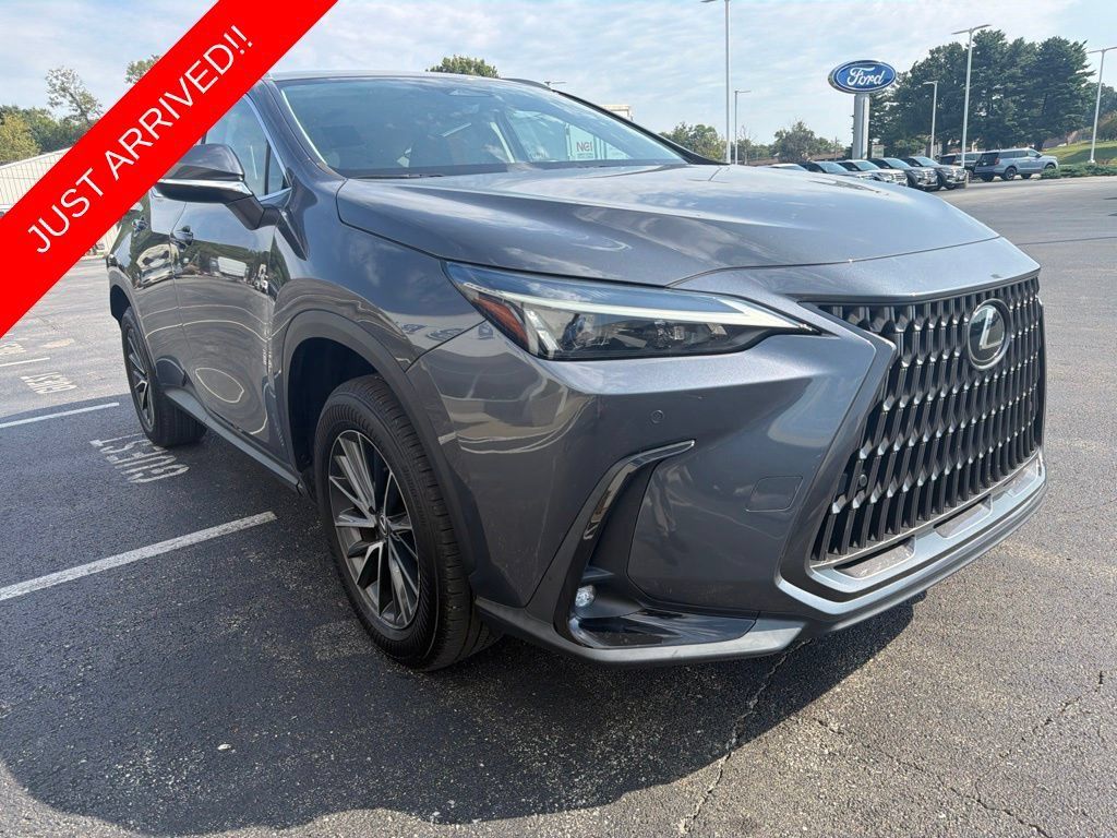 Used 2024 Lexus NX 250 FWD w/ Premium Package image 6