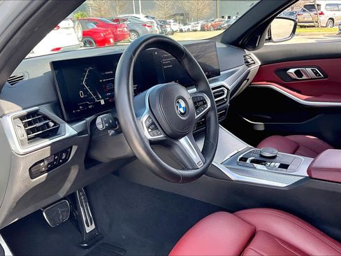 Used 2023 BMW 330i Sedan w/ M Sport Package image 15