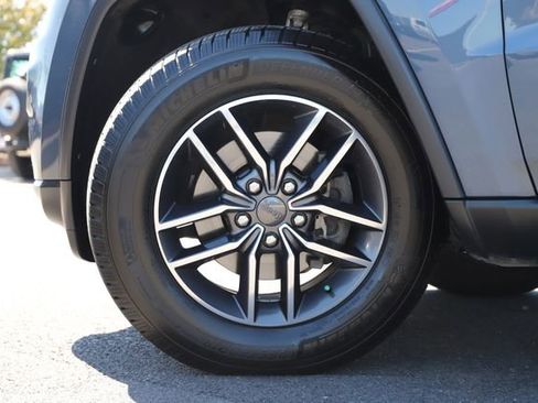 Used 2020 Jeep Grand Cherokee Limited AWD/4WD image 2