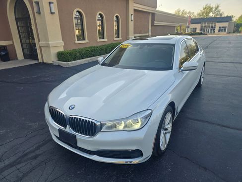 Used 2018 BMW 750i xDrive image 1
