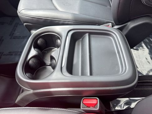 New 2027 Chrysler Pacifica Select AWD/4WD image 21
