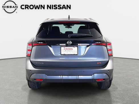 New 2026 Nissan Kicks SR FWD image 6