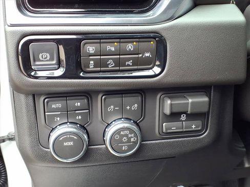 New 2026 GMC Yukon XL Elevation image 7