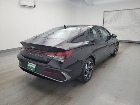 Used 2025 Hyundai Elantra Sport FWD image 9