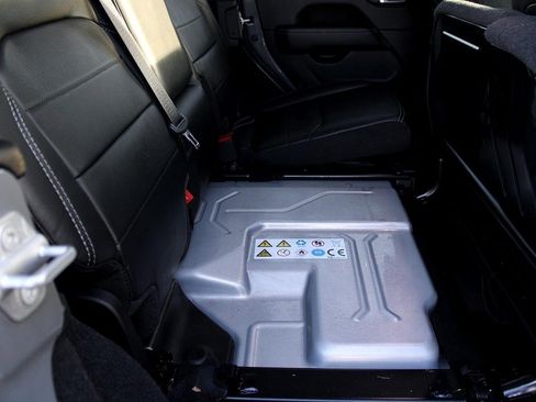 Used 2023 Jeep Wrangler Unlimited Sahara w/ Cold Weather Group image 36