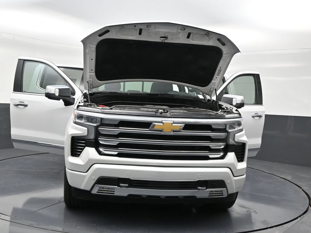 Used 2024 Chevrolet Silverado 1500 High Country AWD/4WD image 33
