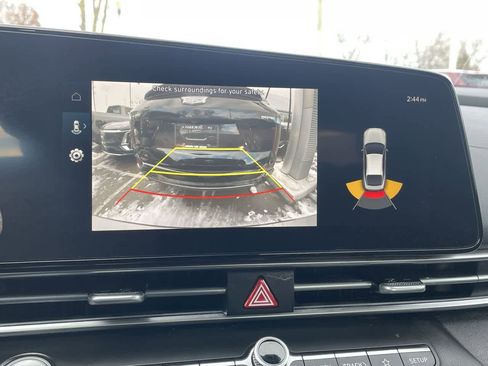 Used 2023 Hyundai Elantra Limited image 26