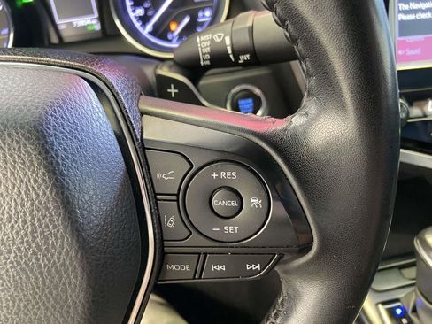 Used 2020 Toyota Camry SE w/ Convenience Package FWD image 24