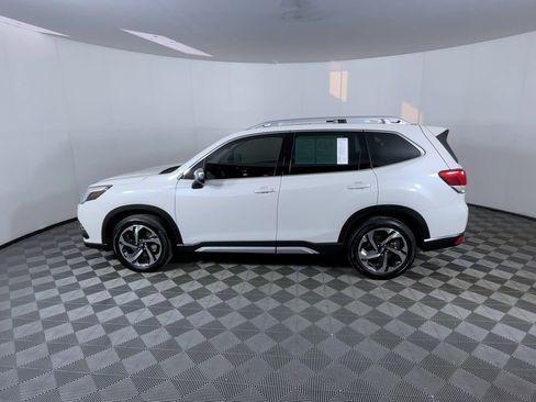 Used 2023 Subaru Forester Touring image 5