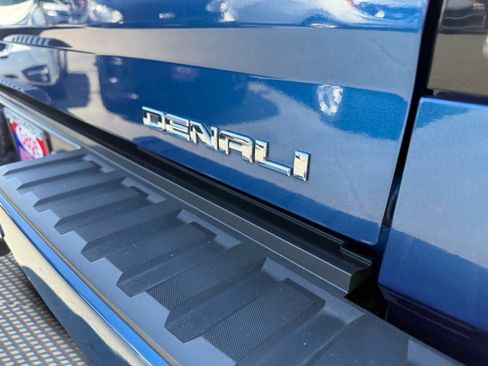 Used 2016 GMC Sierra 1500 Denali w/ Enhanced Driver Alert Package AWD/4WD image 10