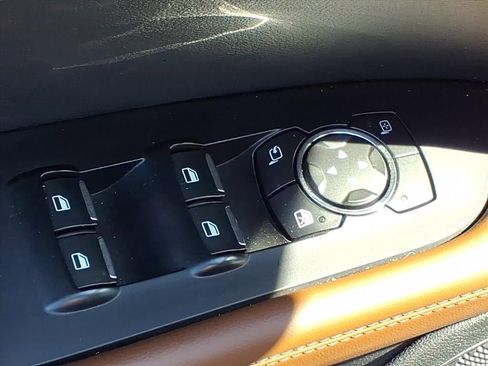 Certified 2022 Lincoln Nautilus Reserve image 38