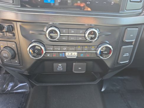 Used 2024 Ford F350 Lariat w/ Camper Package image 24