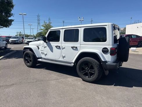 Used 2019 Jeep Wrangler Unlimited Sahara w/ Uconnect 4C Nav & Sound Group AWD/4WD image 14
