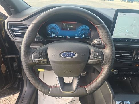 Used 2023 Ford Escape ST-Line Select w/ Tech Pack #2 AWD/4WD image 5