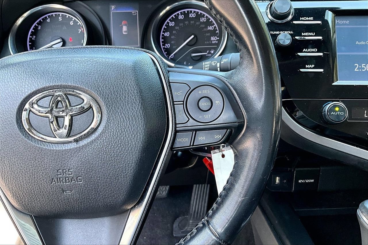 Used 2019 Toyota Camry SE FWD image 11