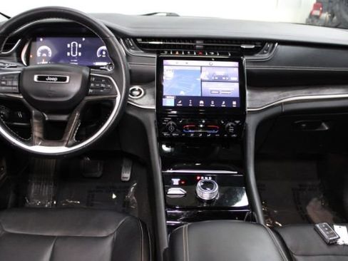 Used 2021 Jeep Grand Cherokee L Limited image 3