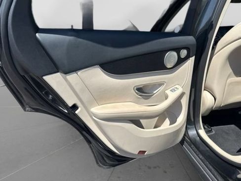 Used 2021 Mercedes-Benz GLC 300 image 12