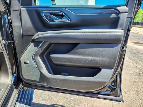 Used 2023 GMC Yukon AT4 w/ Technology Package AWD/4WD image 24