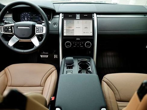 New 2026 Land Rover Discovery Limited Edition image 37