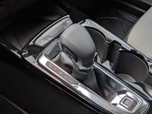 New 2026 Chevrolet Trax LT w/ Sunroof Package FWD image 19