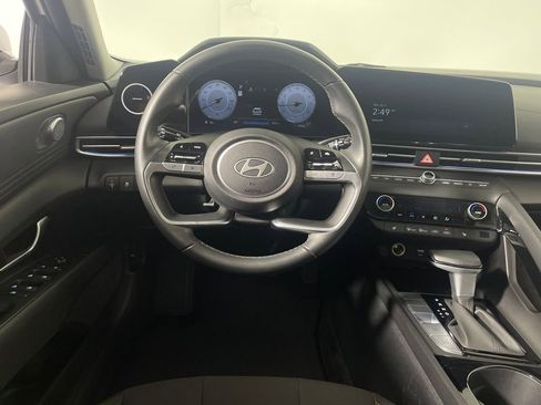 Used 2025 Hyundai Elantra SEL image 15