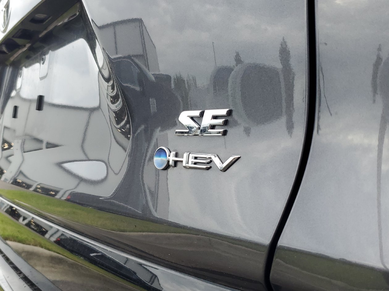 Used 2025 Toyota RAV4 SE AWD/4WD image 8