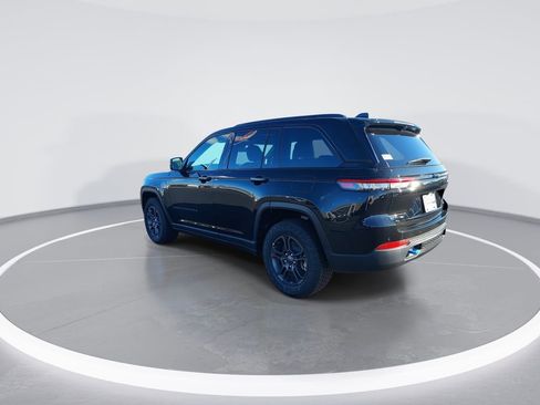 New 2024 Jeep Grand Cherokee Trailhawk w/ Advanced Protech Group II image 6