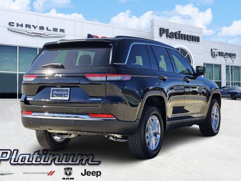 New 2026 Jeep Grand Cherokee Laredo image 5