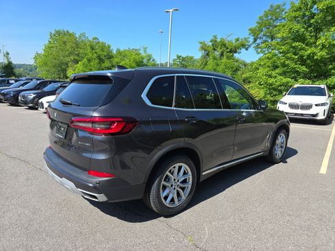 Used 2021 BMW X5 xDrive40i w/ Premium Package AWD/4WD image 3