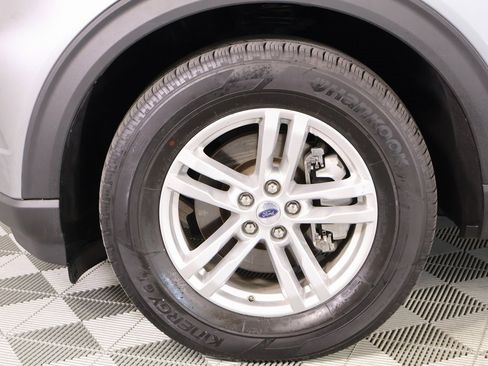 Used 2023 Ford Explorer XLT image 18