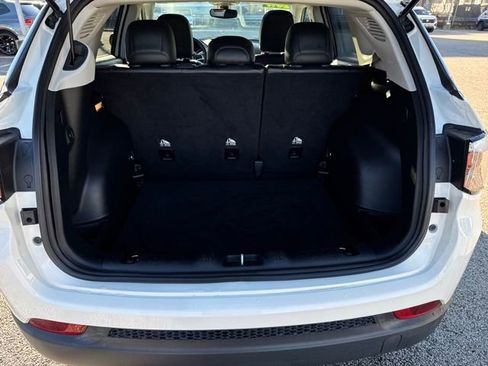 Used 2017 Jeep Compass Latitude w/ Popular Equipment Group image 33