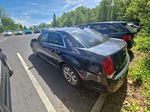 Used 2017 Chrysler 300 Limited w/ Driver Convenience Group AWD/4WD image 5