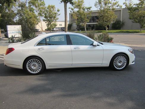 Used 2018 Mercedes-Benz S 560 Sedan image 3
