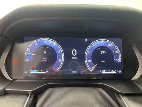 New 2025 Jeep Grand Cherokee Altitude image 12