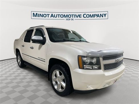 Used 2011 Chevrolet Avalanche LTZ image 1