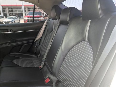 Used 2022 Toyota Camry SE image 27
